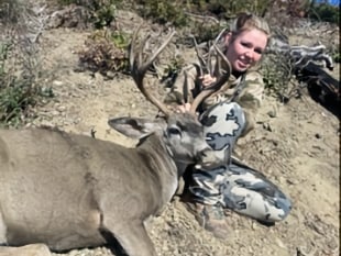 9b-Makenna_Book_Deer_BarZ_Oct8_2021_15_Yr_Old_235_yds.jpg